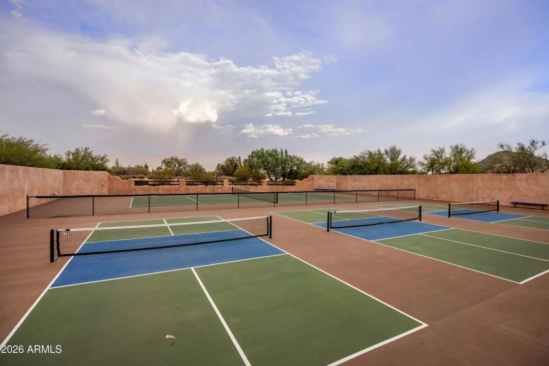 Real Estate Picture 17
