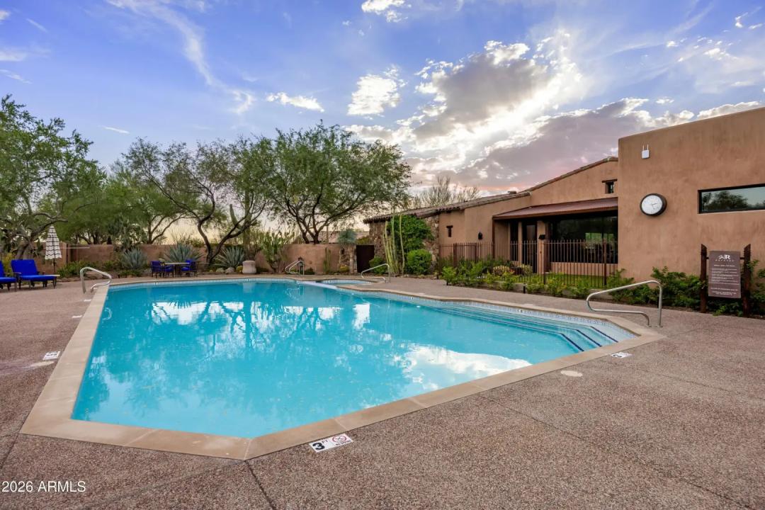 Real Estate Picture 12