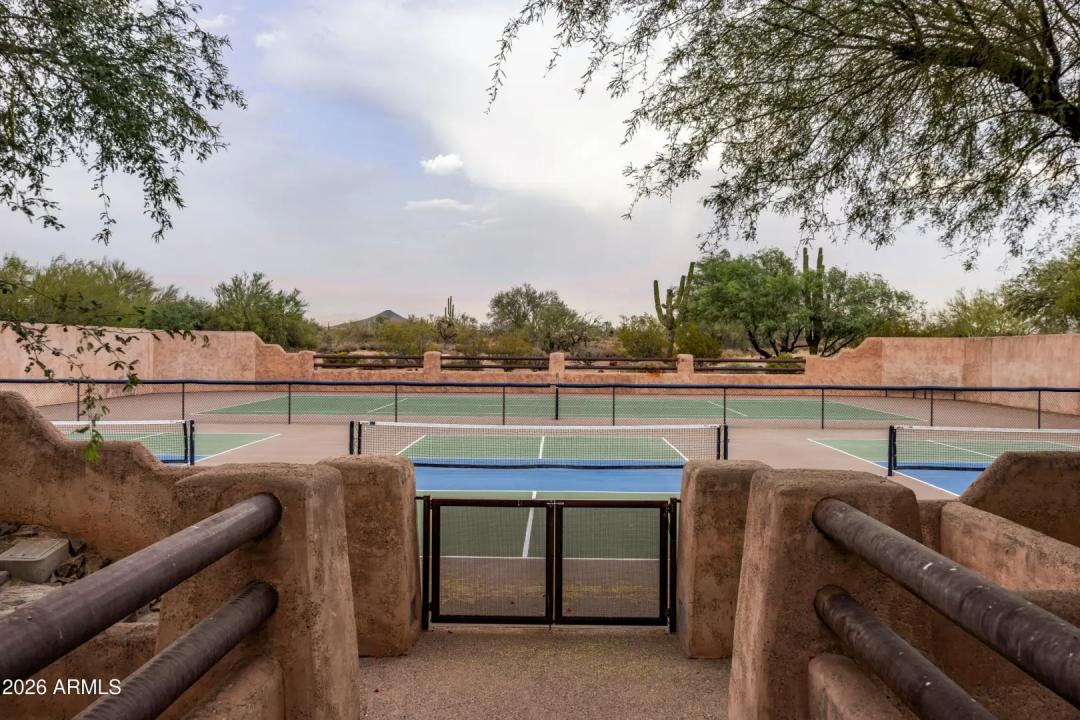 Real Estate Picture 16
