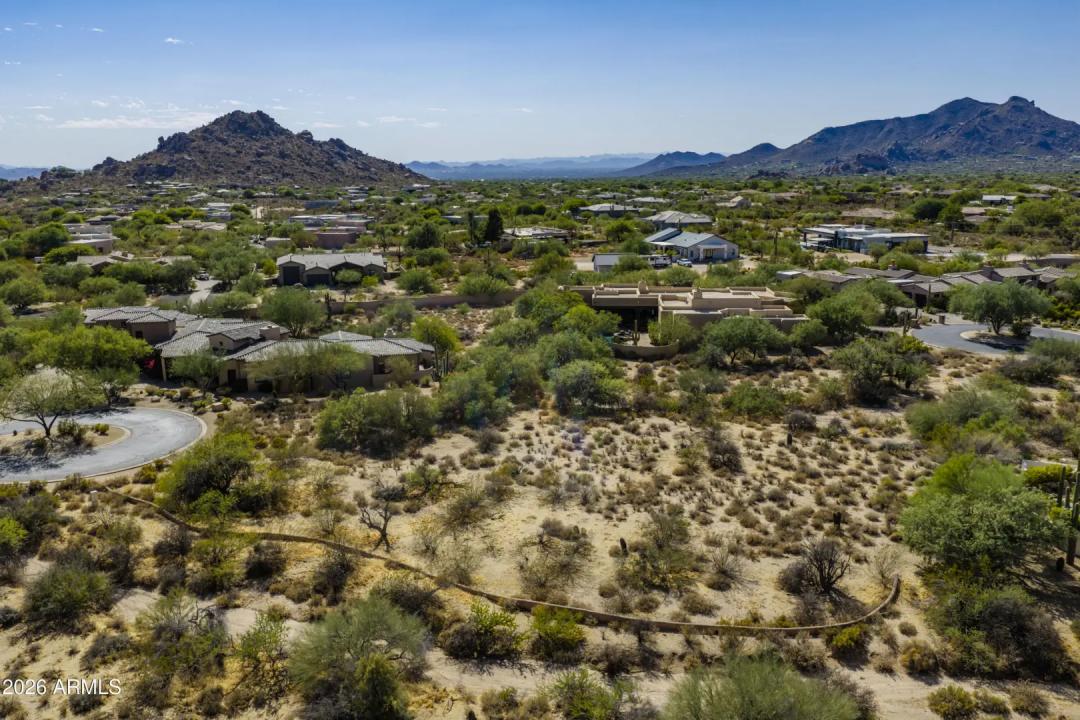 Real Estate Picture 3