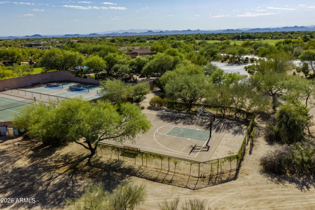 Real Estate Picture 18