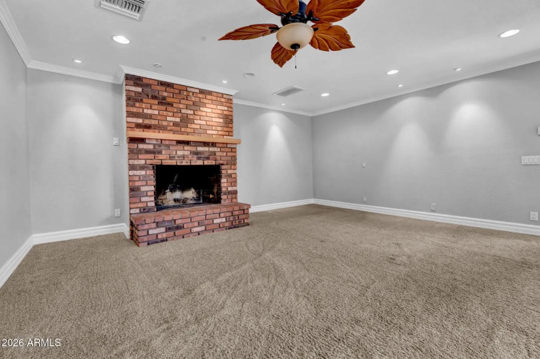Real Estate Picture 9