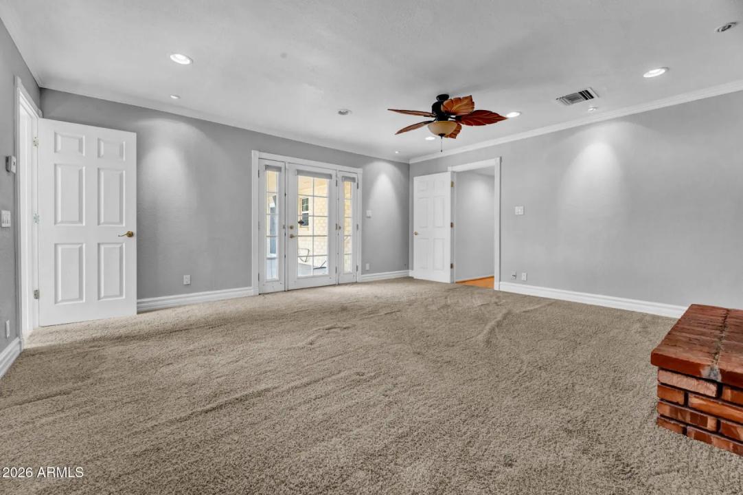 Real Estate Picture 8