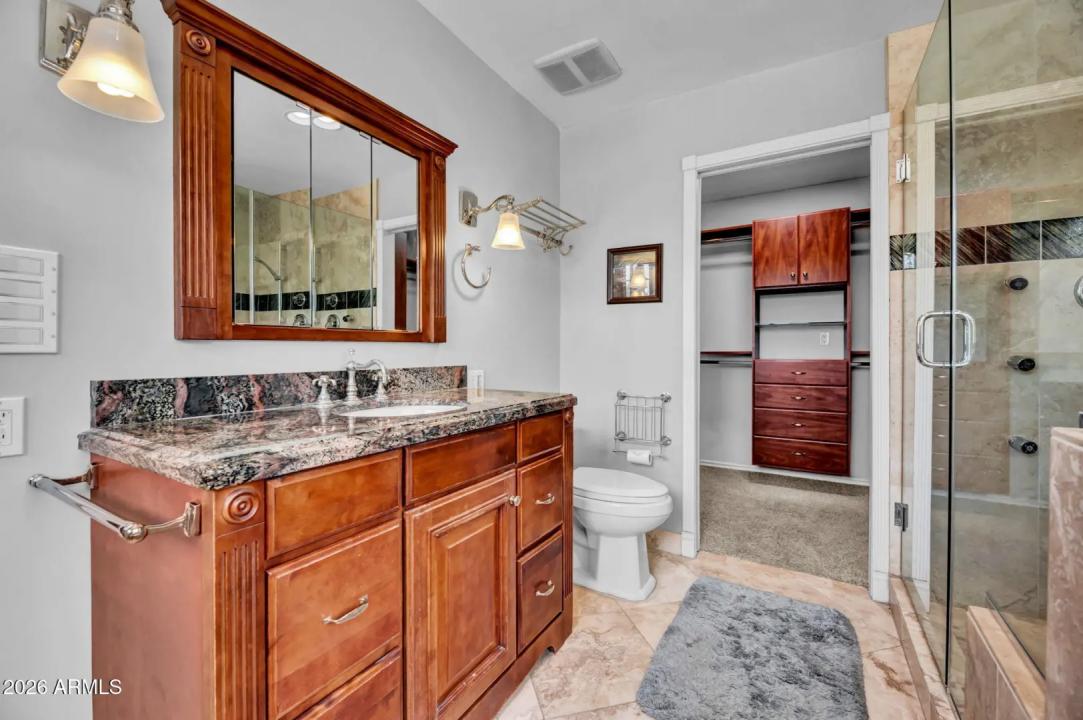 Real Estate Picture 11