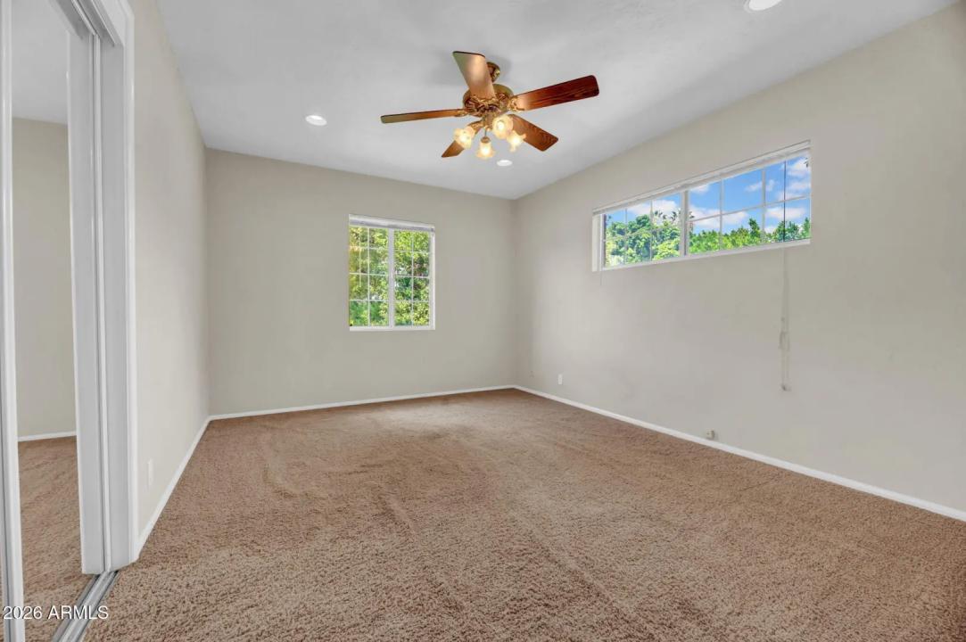 Real Estate Picture 14