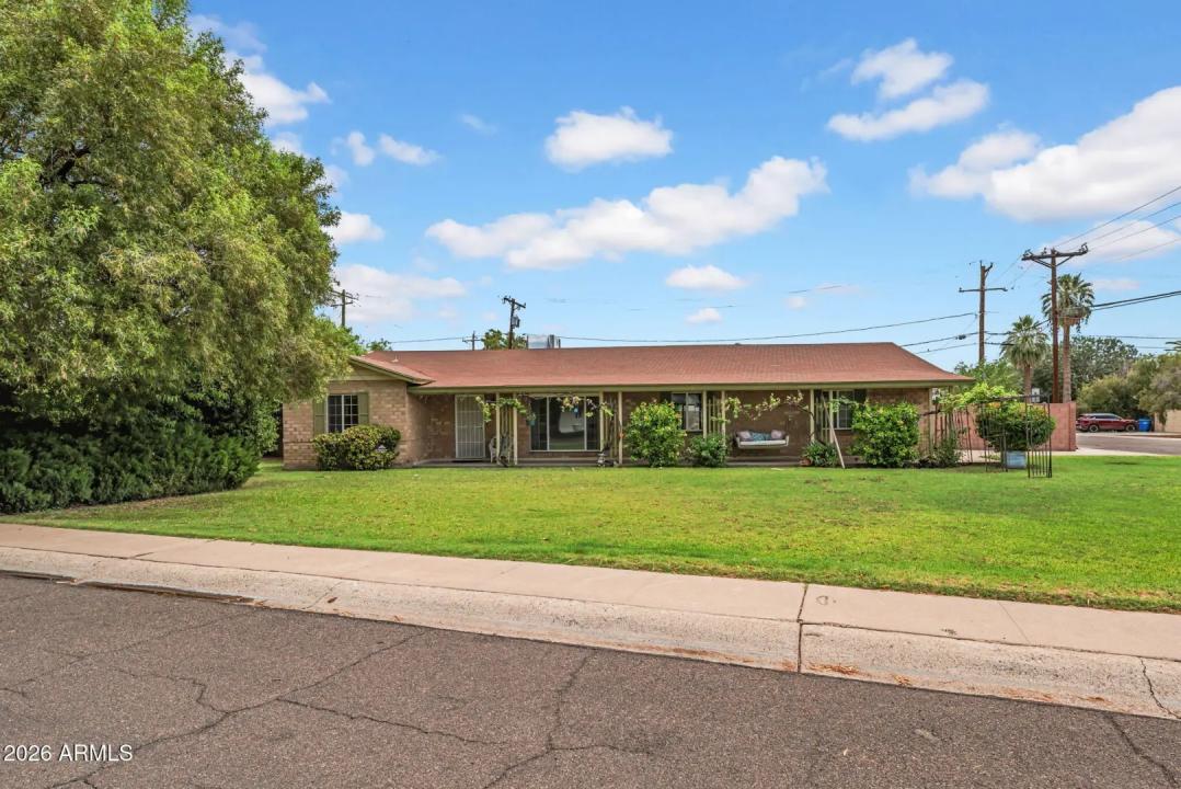 Real Estate Picture 1