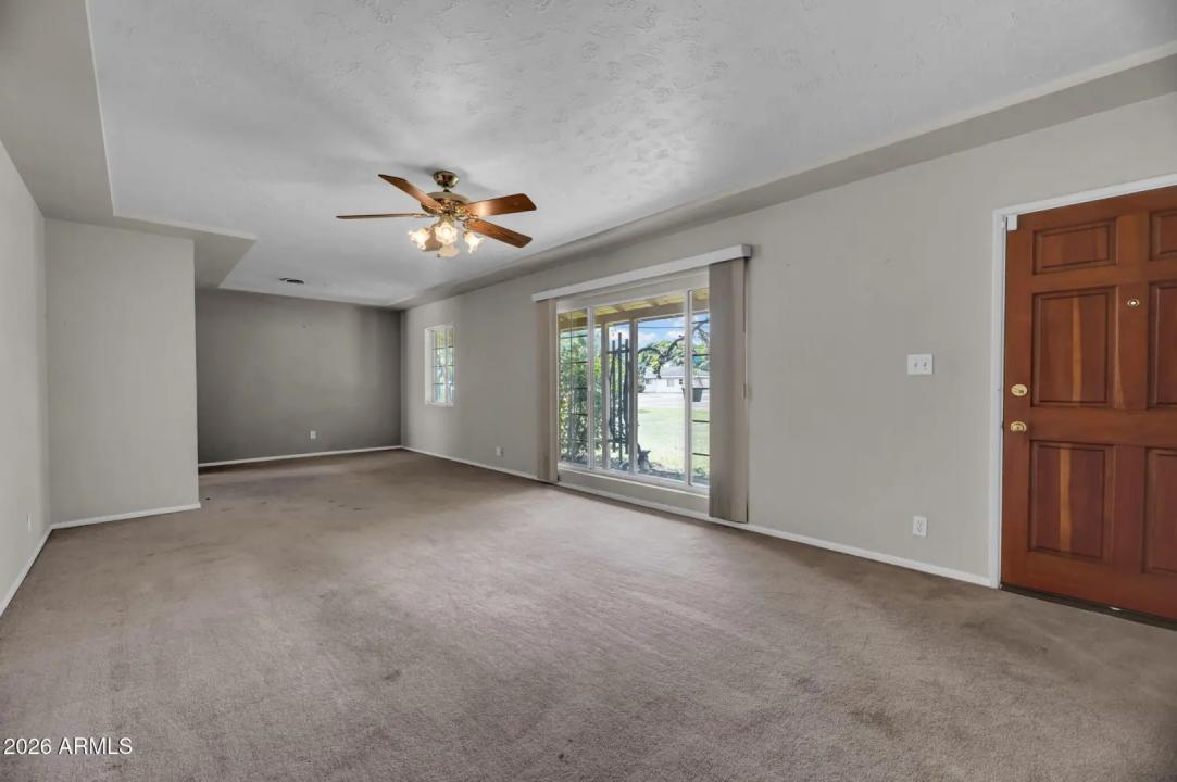 Real Estate Picture 3