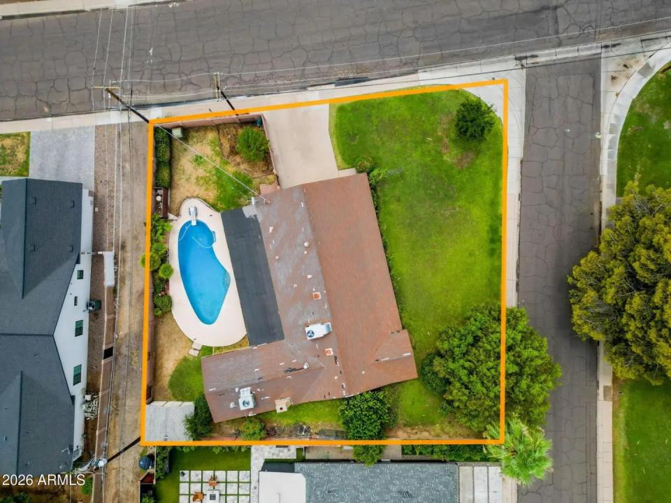 Real Estate Picture 21