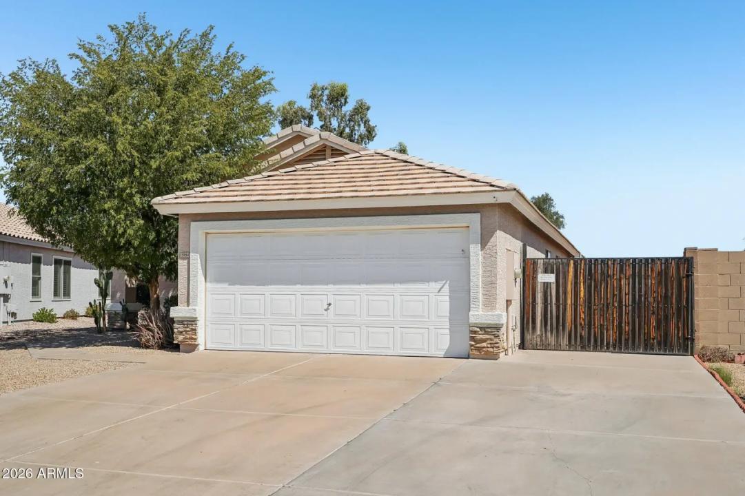 Real Estate Picture 3