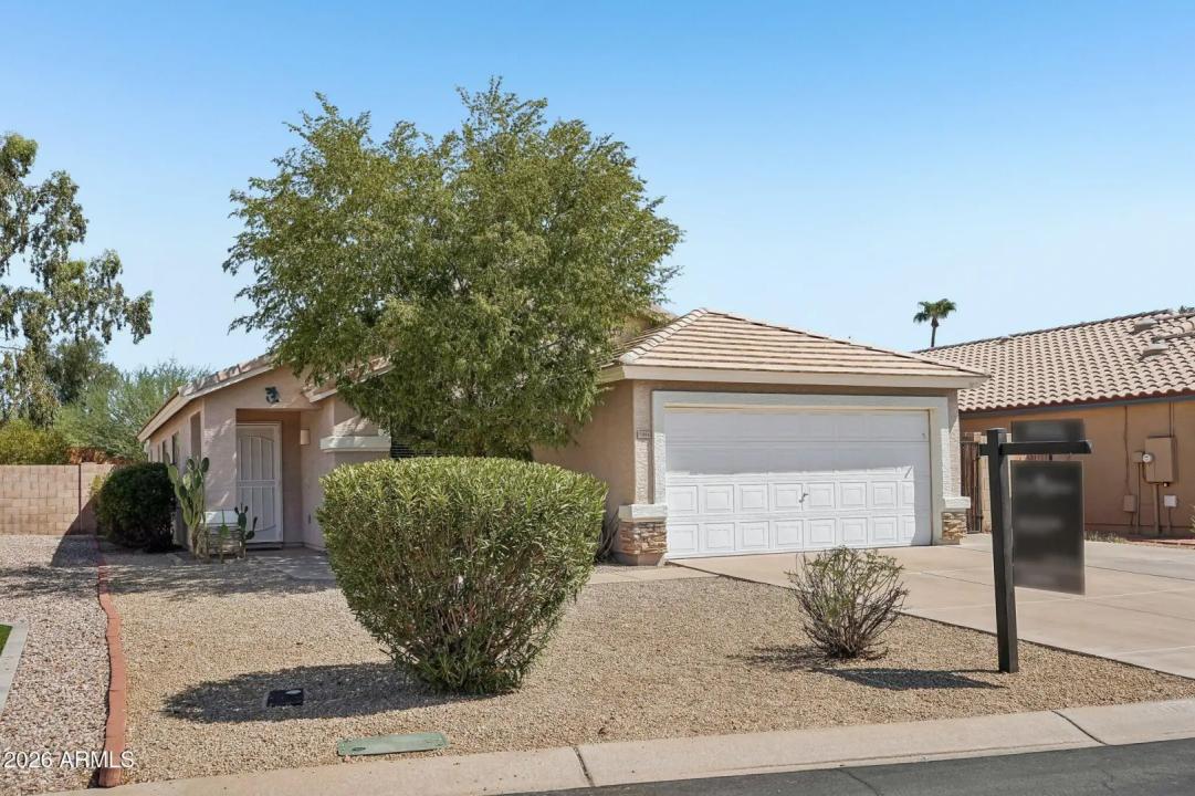 Real Estate Picture 4
