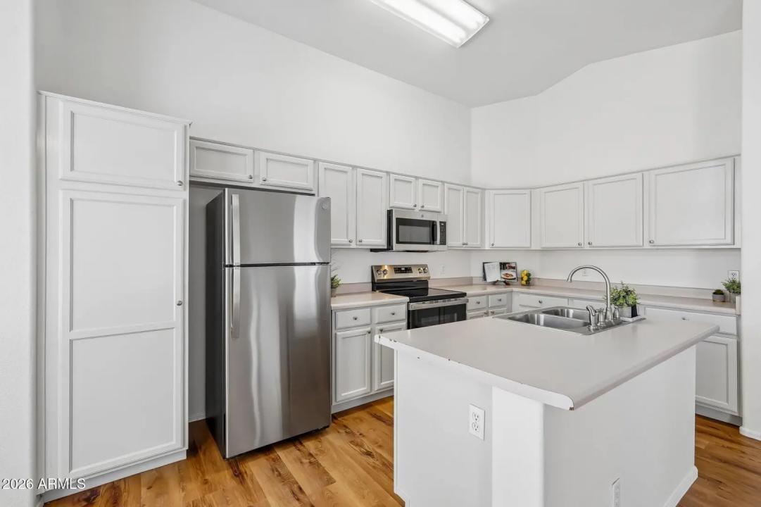 Real Estate Picture 13