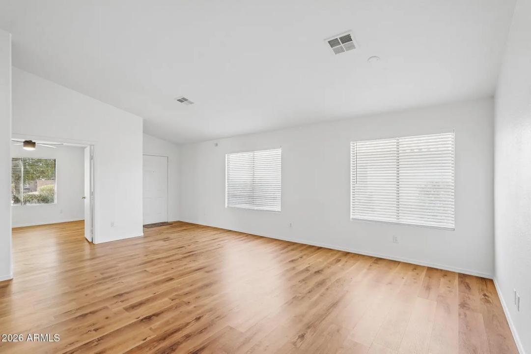 Real Estate Picture 8