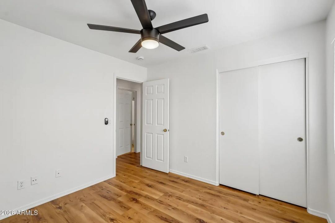 Real Estate Picture 25