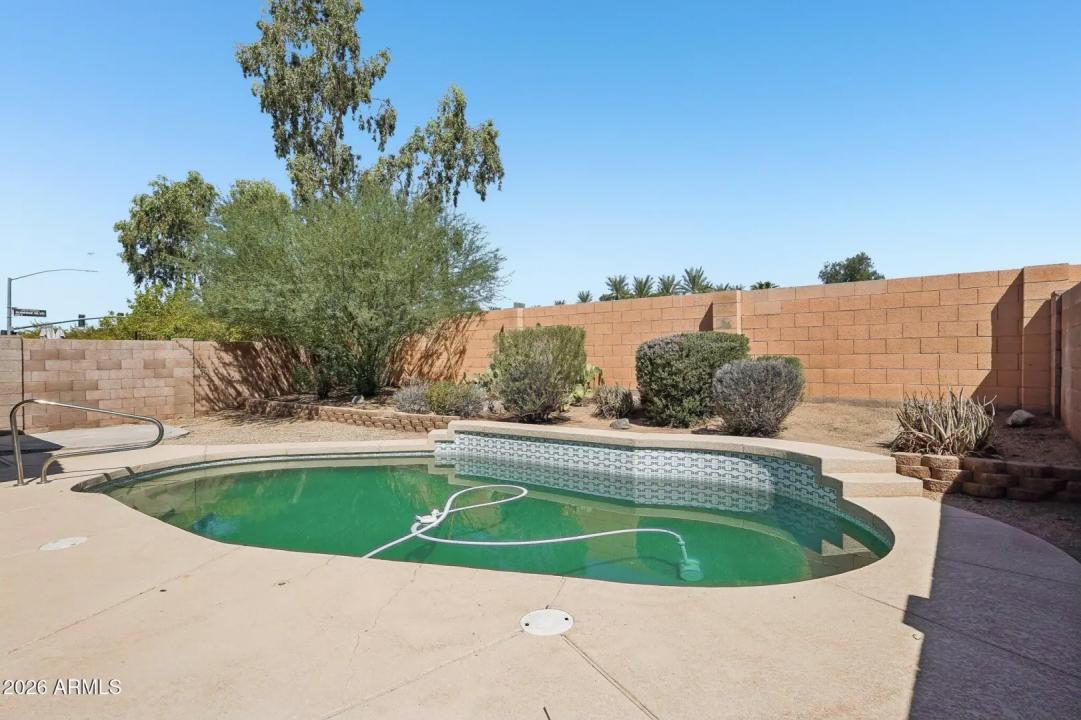 Real Estate Picture 33