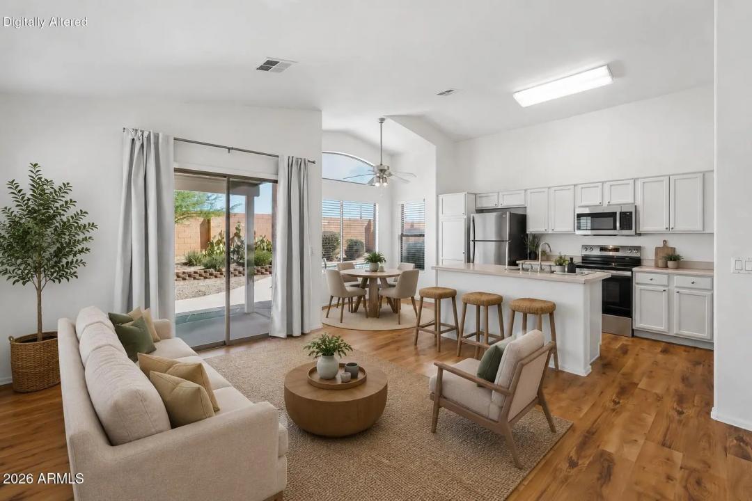 Real Estate Picture 11