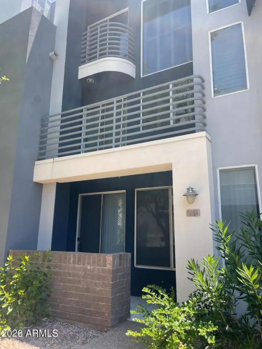 Real Estate Picture 4