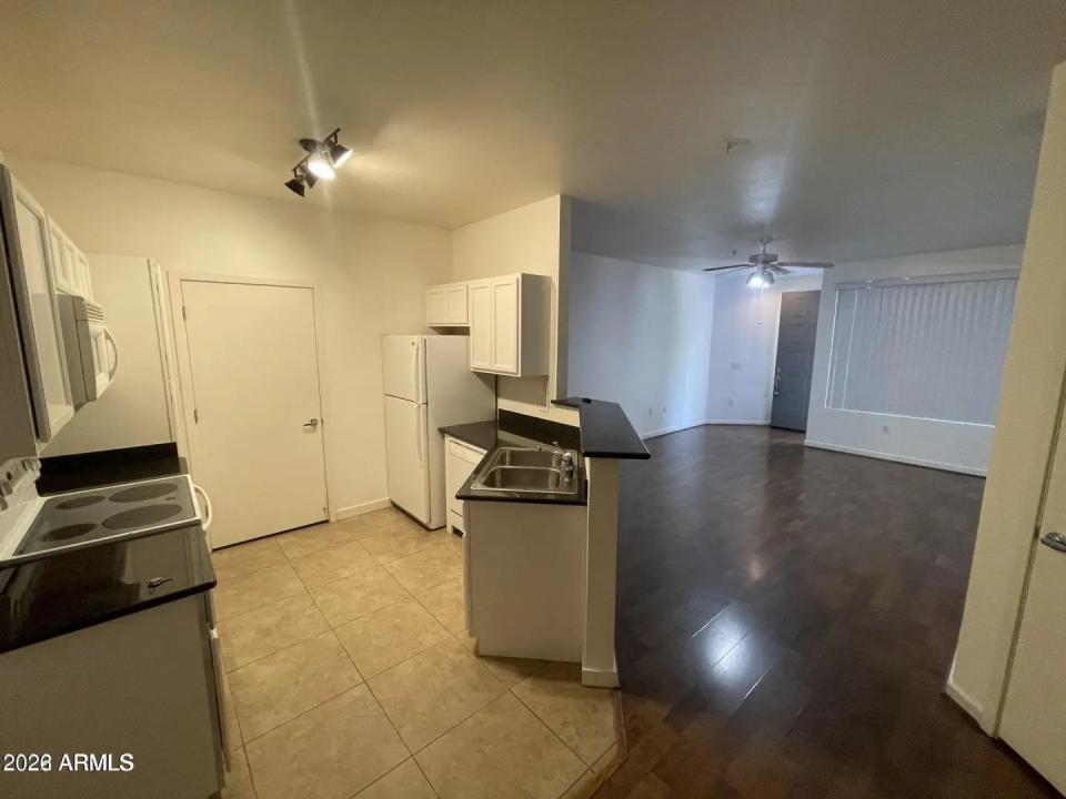 Real Estate Picture 8