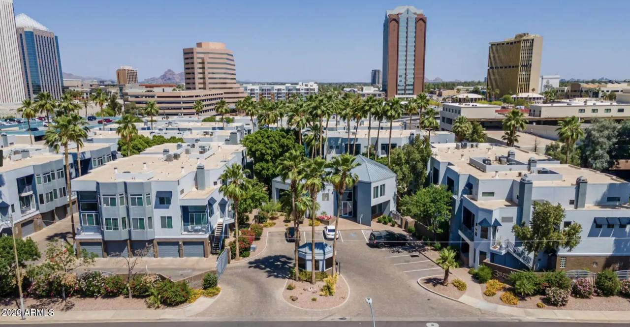 Real Estate Picture 20