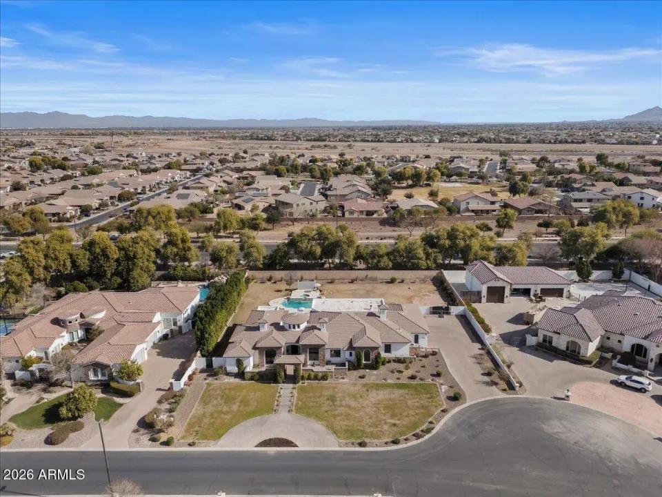 Real Estate Picture 103