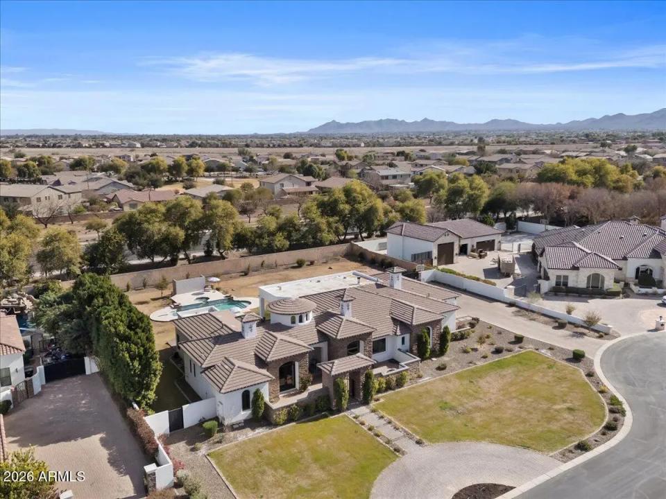 Real Estate Picture 28