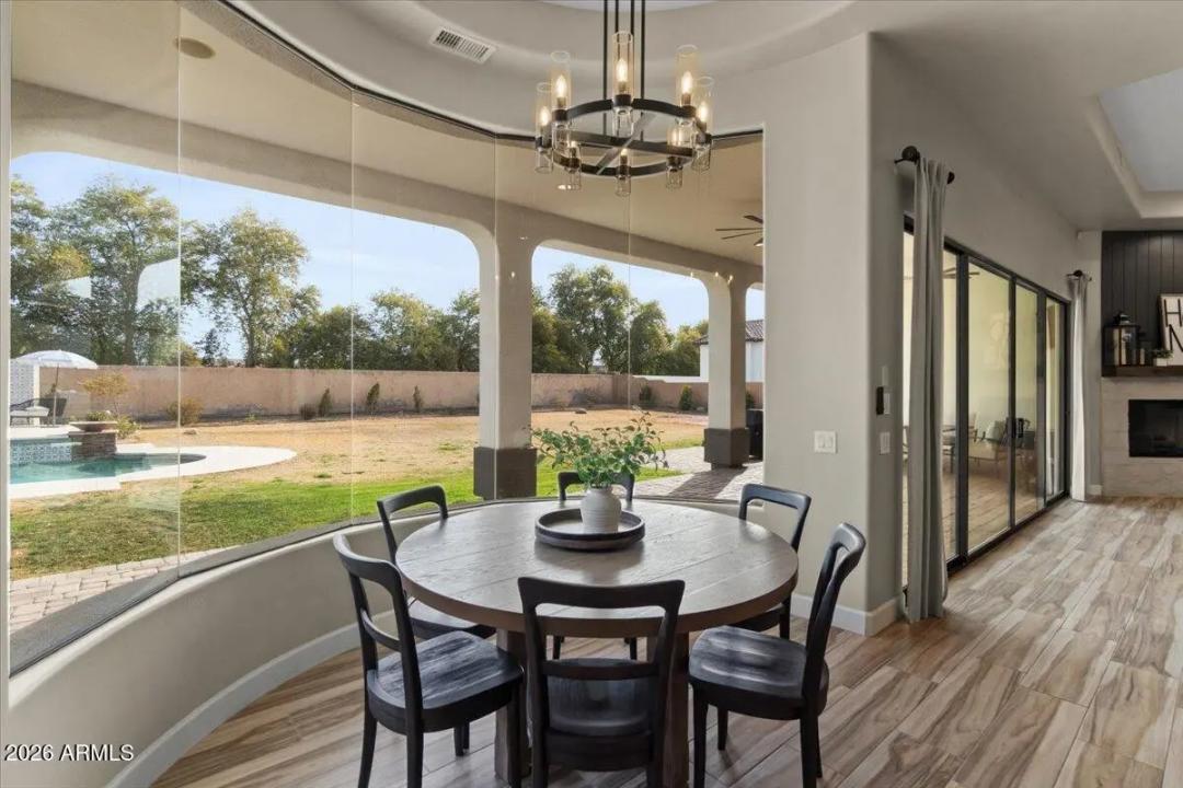 Real Estate Picture 50