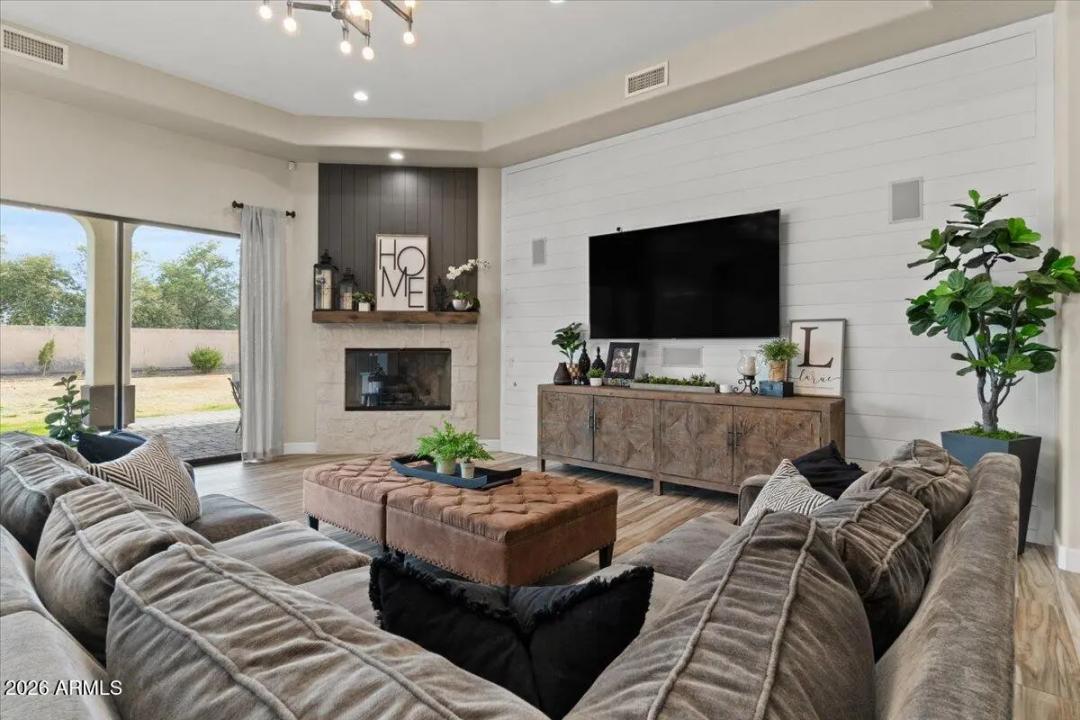 Real Estate Picture 55