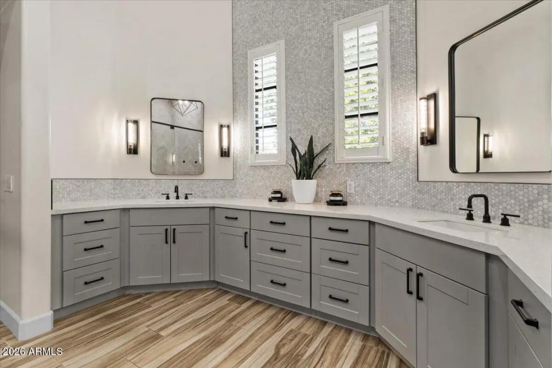 Real Estate Picture 67