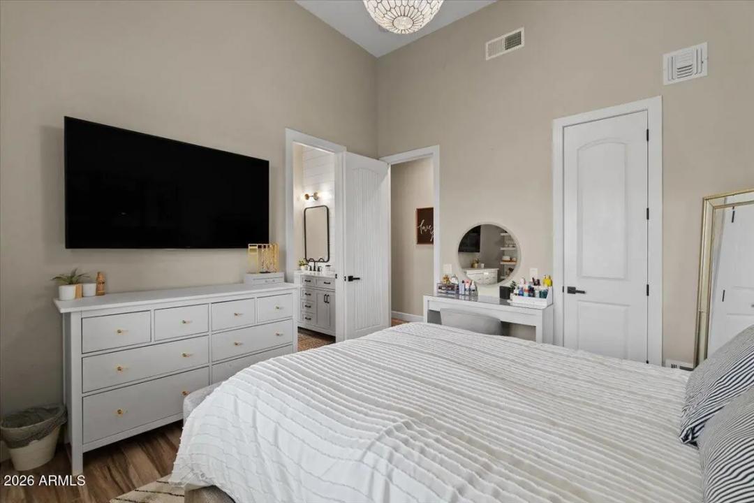 Real Estate Picture 79