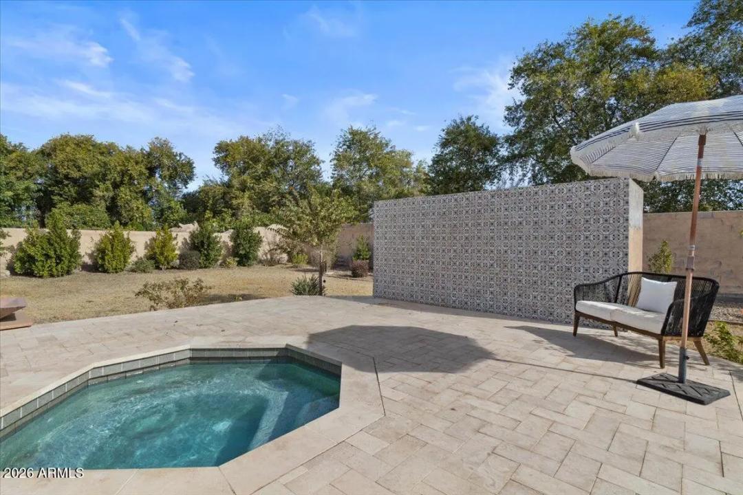 Real Estate Picture 98
