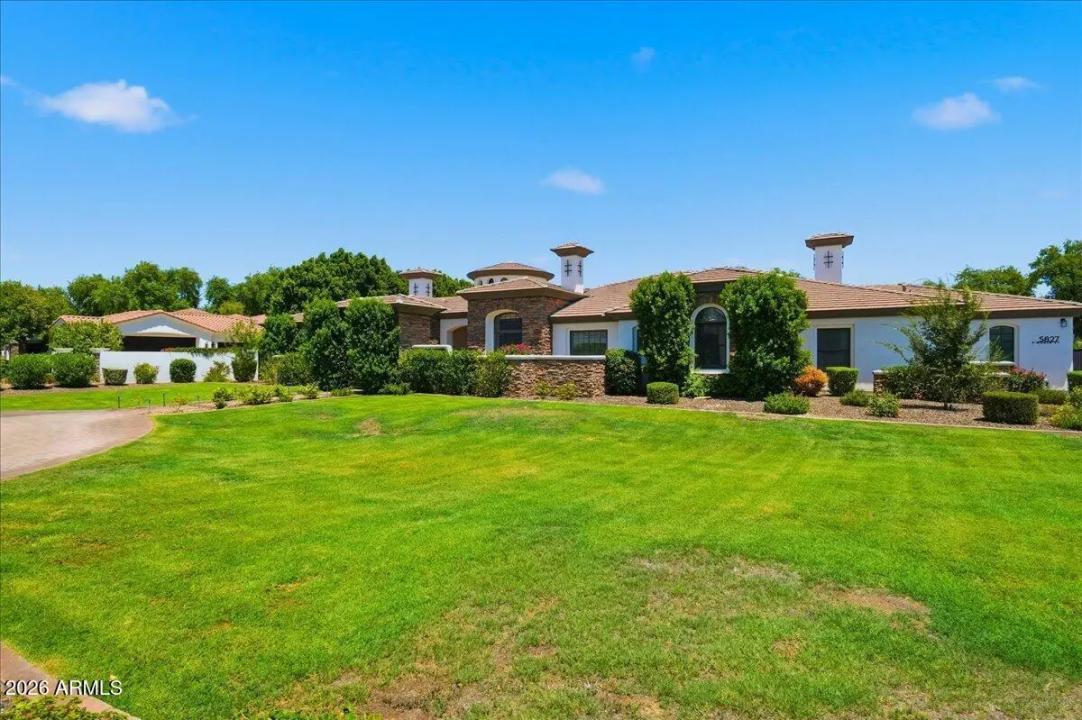Real Estate Picture 4