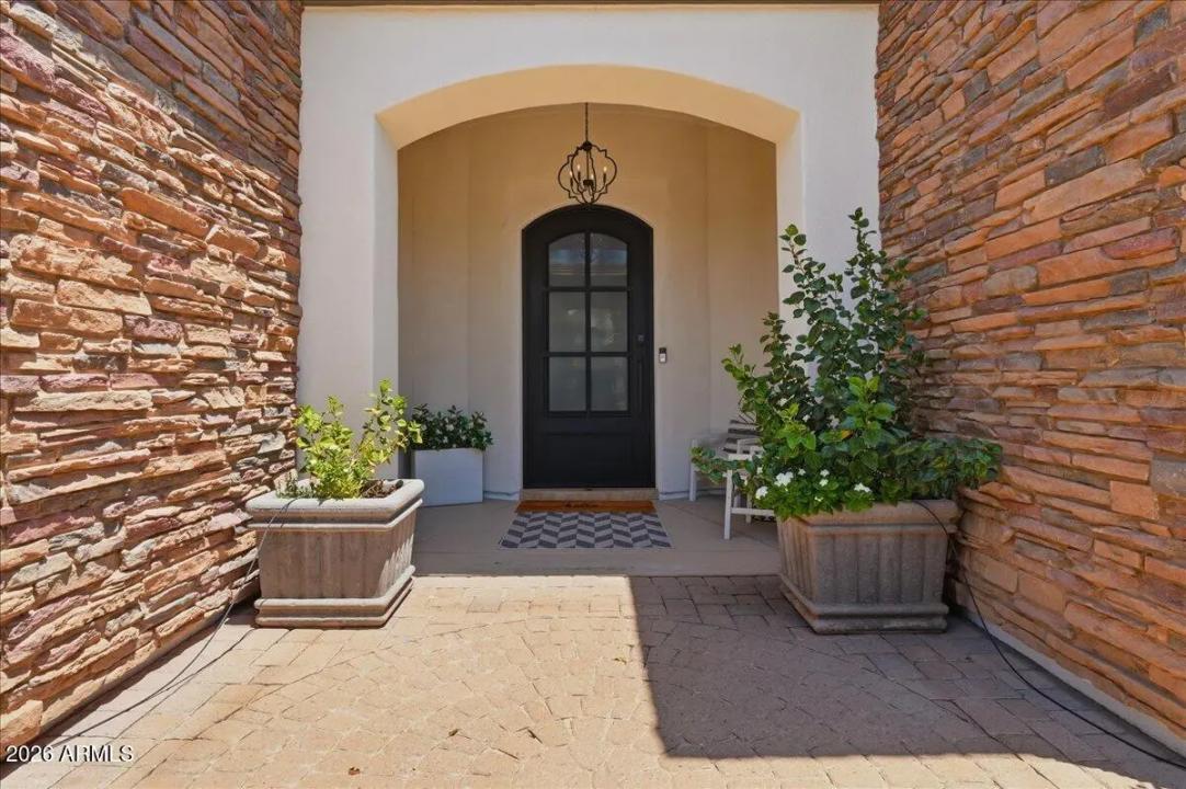 Real Estate Picture 6
