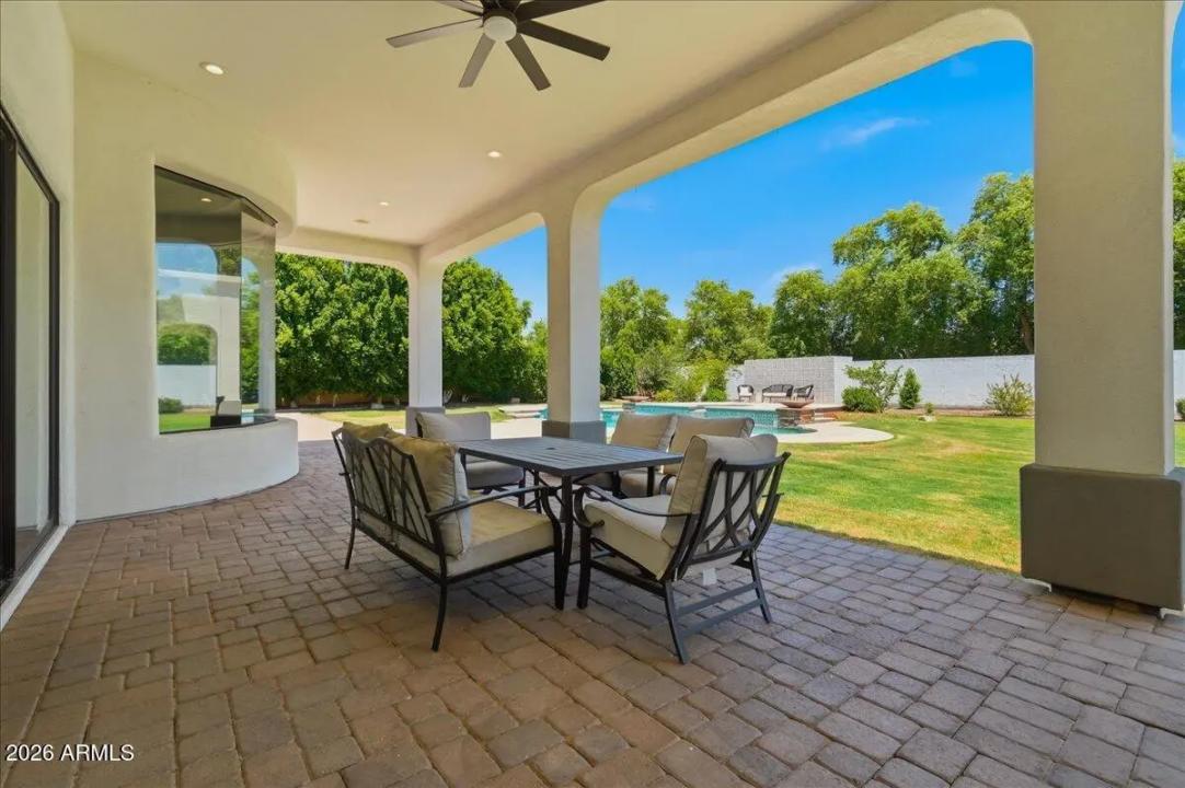 Real Estate Picture 10