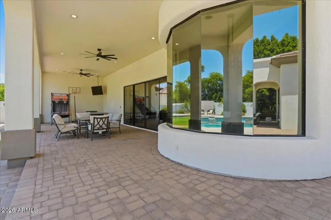Real Estate Picture 12