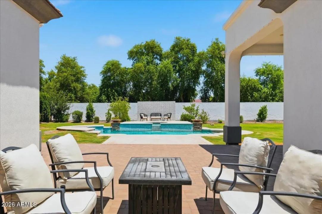 Real Estate Picture 15