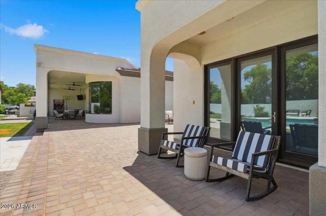 Real Estate Picture 17