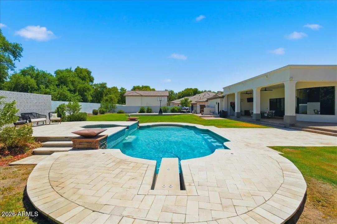 Real Estate Picture 19