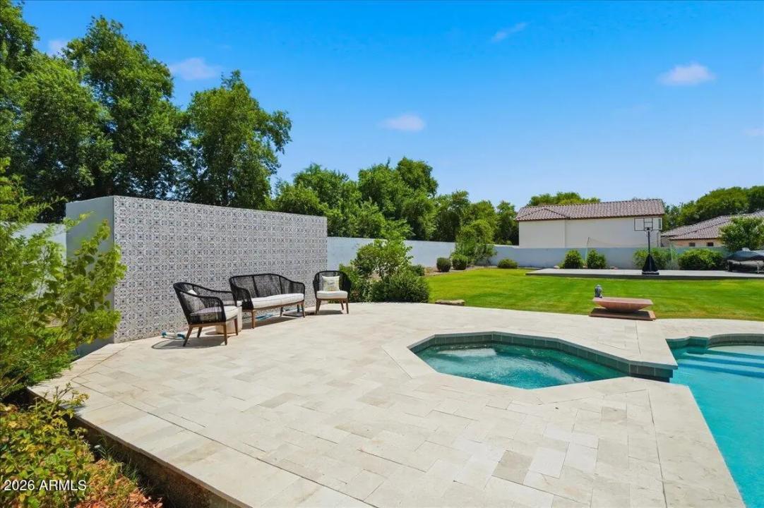 Real Estate Picture 21