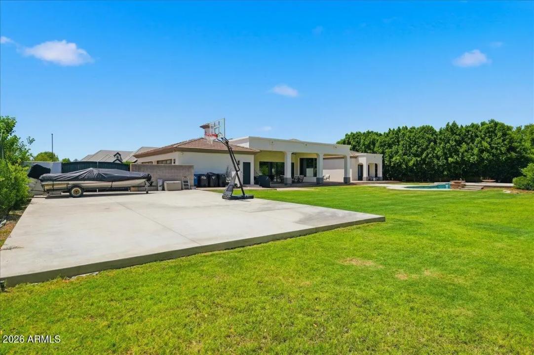 Real Estate Picture 25