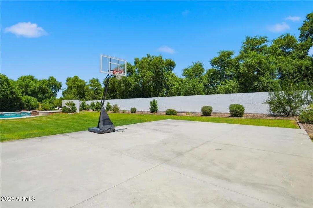 Real Estate Picture 26