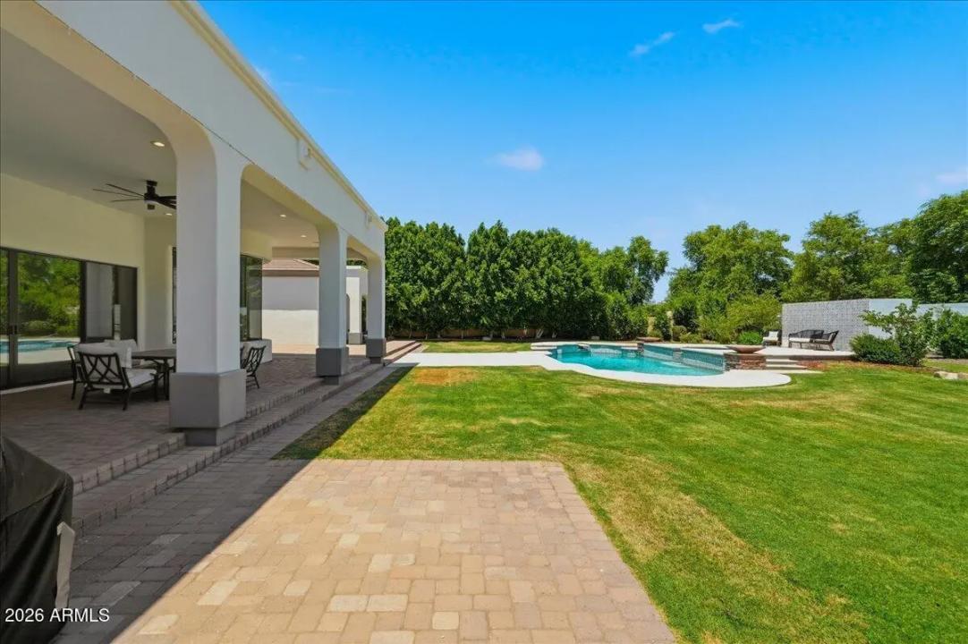 Real Estate Picture 27
