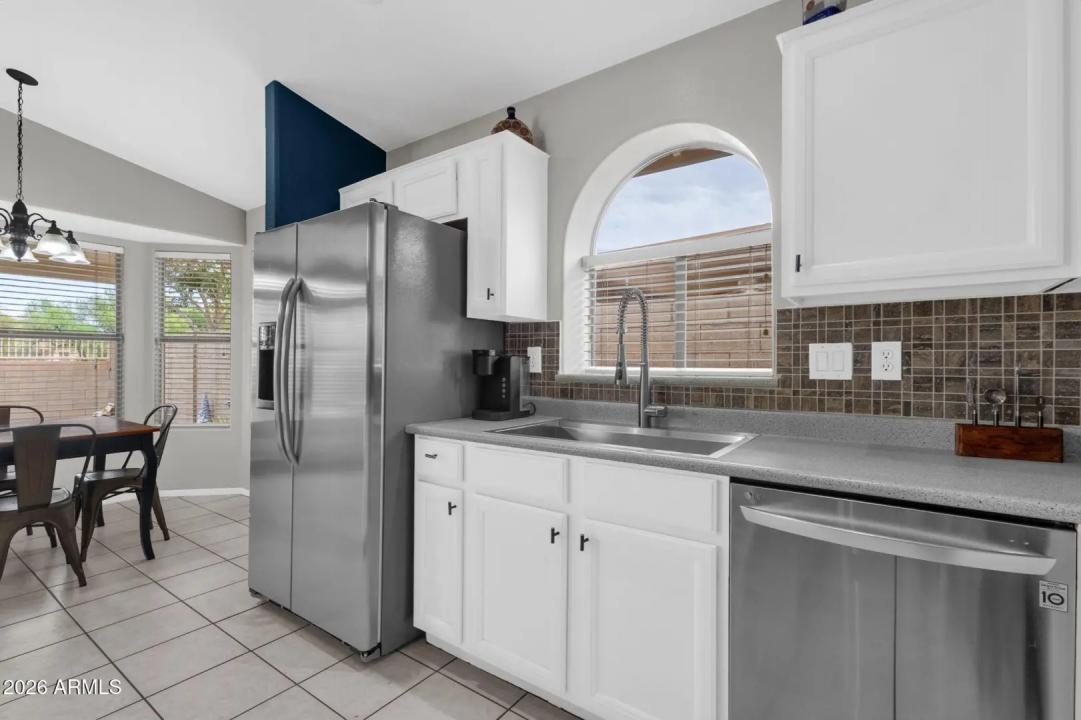 Real Estate Picture 12