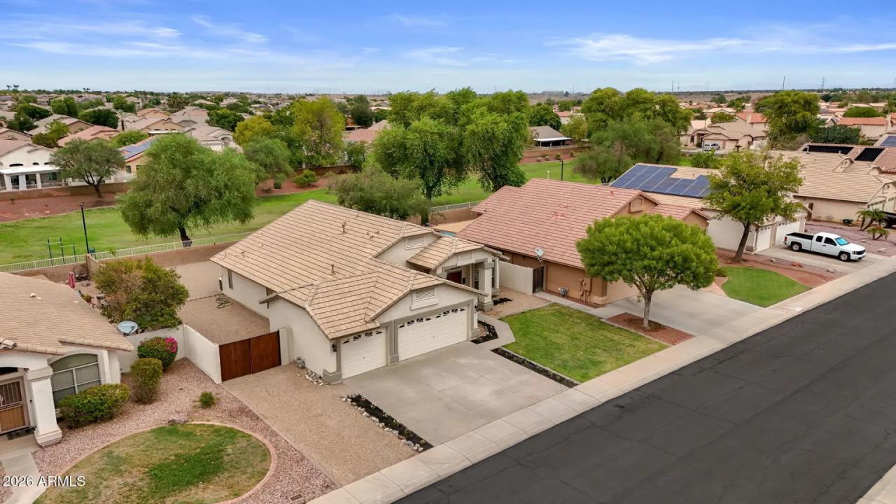Real Estate Picture 5