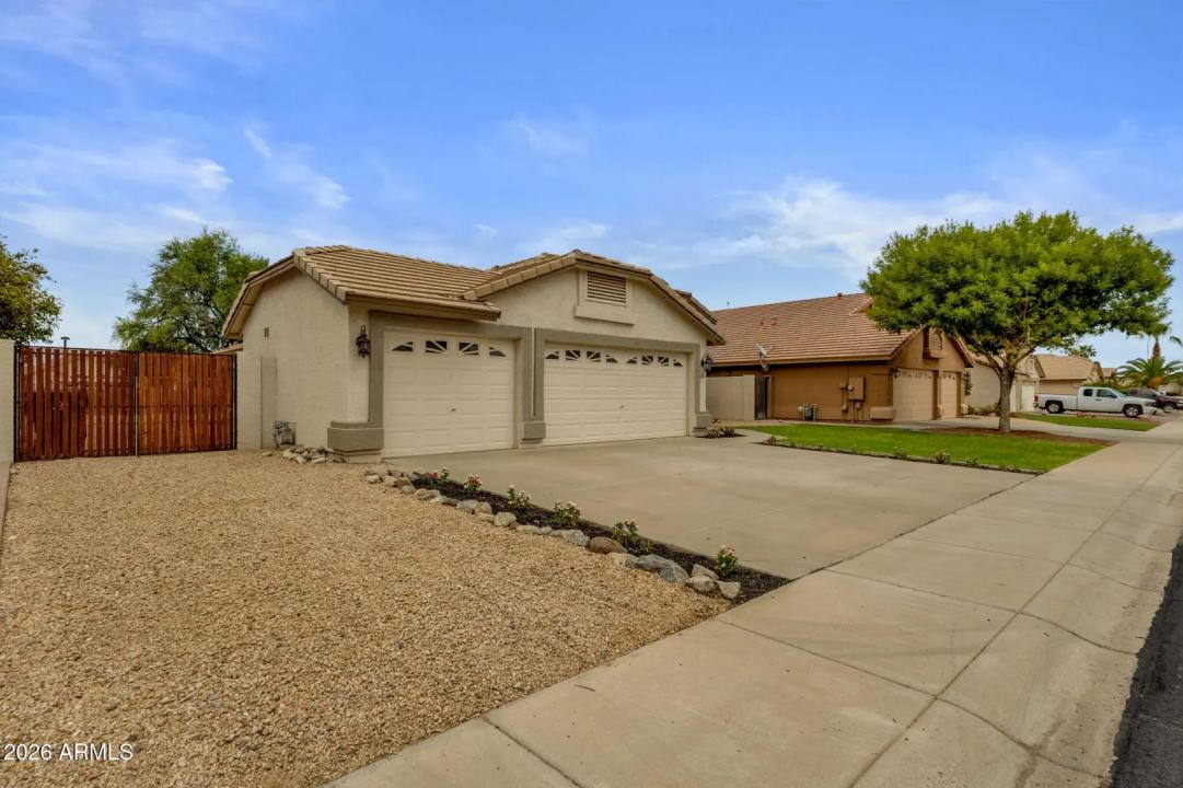 Real Estate Picture 3