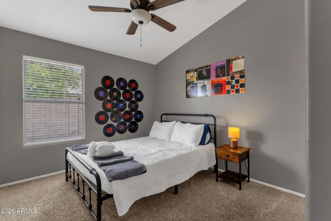 Real Estate Picture 24