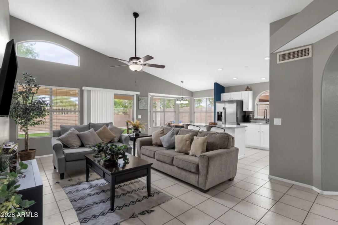 Real Estate Picture 14