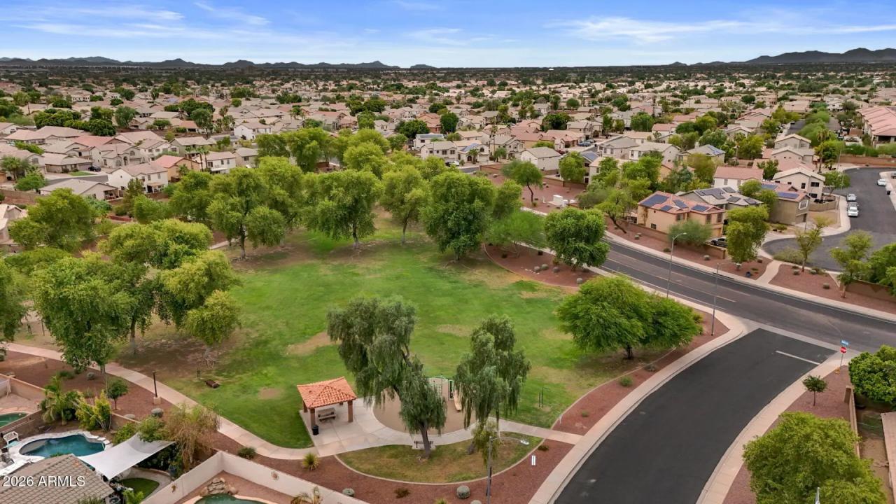 Real Estate Picture 36