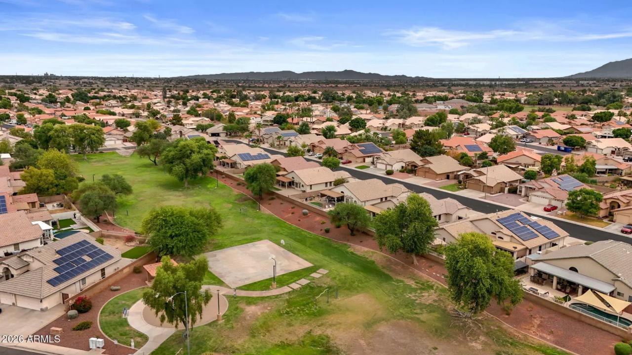 Real Estate Picture 37