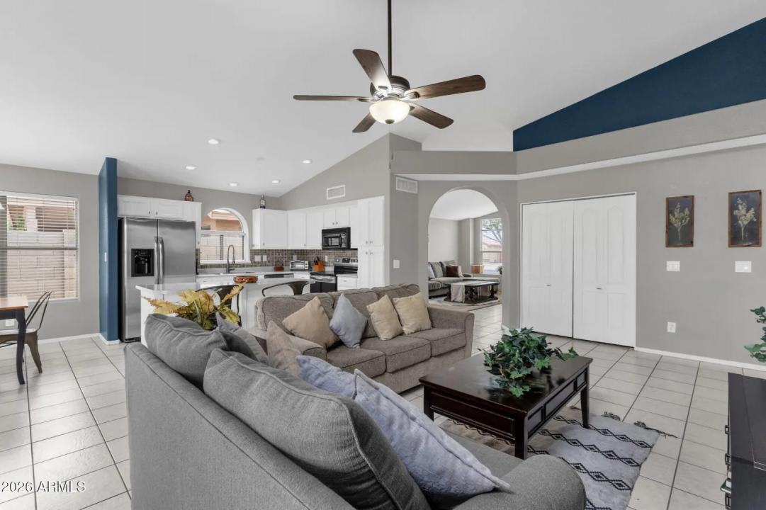 Real Estate Picture 15