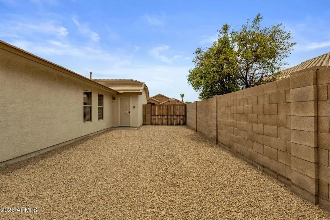 Real Estate Picture 32