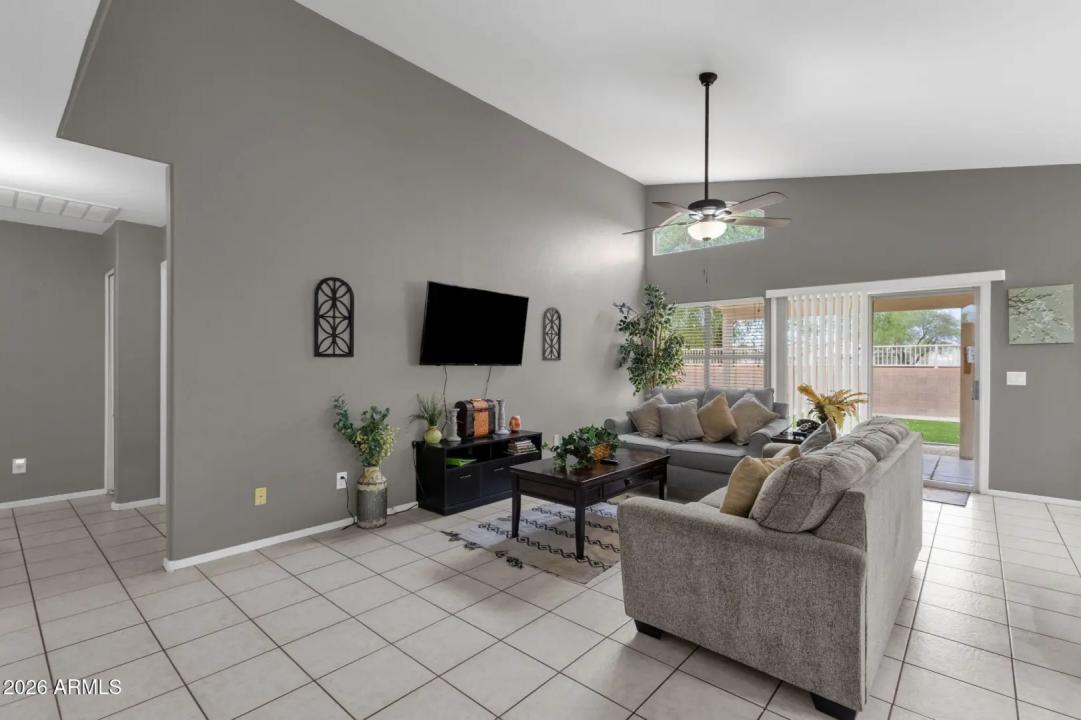 Real Estate Picture 16